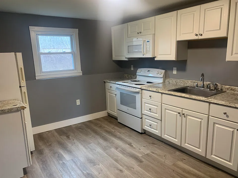 354 Main St #3