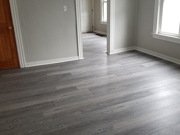 3rd image of 5804 Prosser Ave
