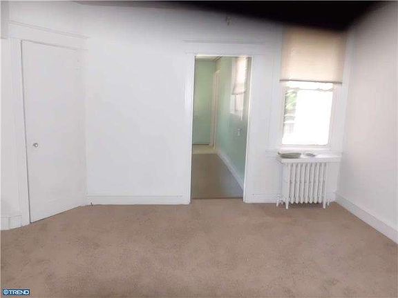 5th image of 584 E Godfrey Ave