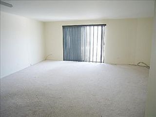 4th image of 3900 W 95th St APT 203