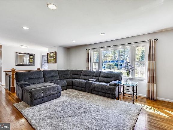 3rd image of 6624 Spring Valley Dr
