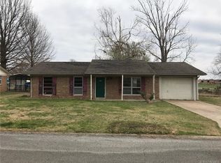 322 S Nash Ave, Fort Gibson, OK 74434