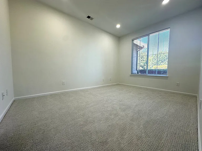 2608 Saint Andrews Dr — Photo 5