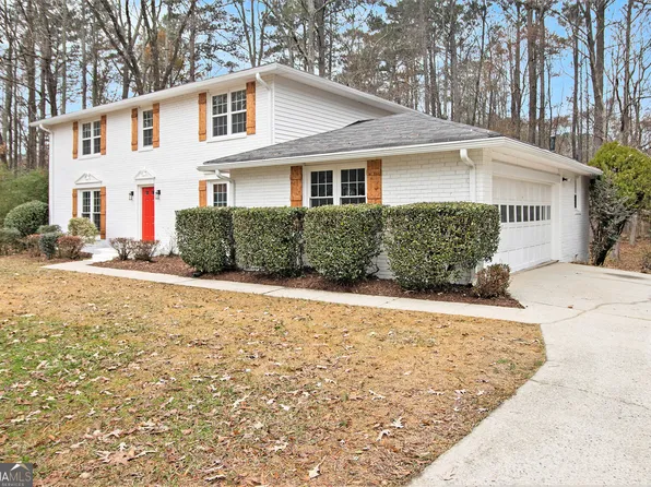 165 Southwood Ct, Fayetteville, GA 30214