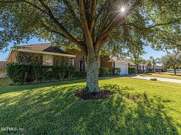 3rd image of 3220 Silverado Cir