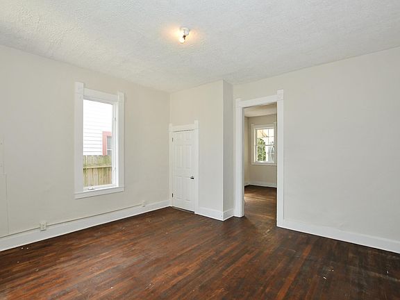 3rd image of 1117 S Senate Ave