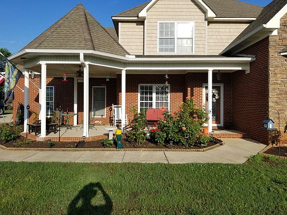 3rd image of 256 Coulter Dr