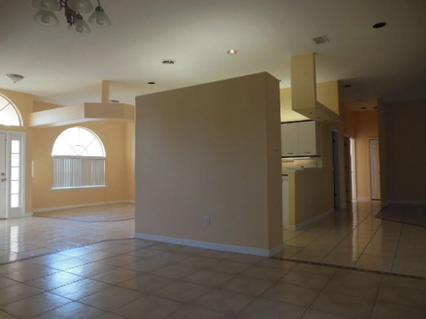 4 bed, 2.0 bath, 2328 sqft, $2,299 — Photo 3