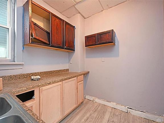 3rd image of 404 Xenia Ave