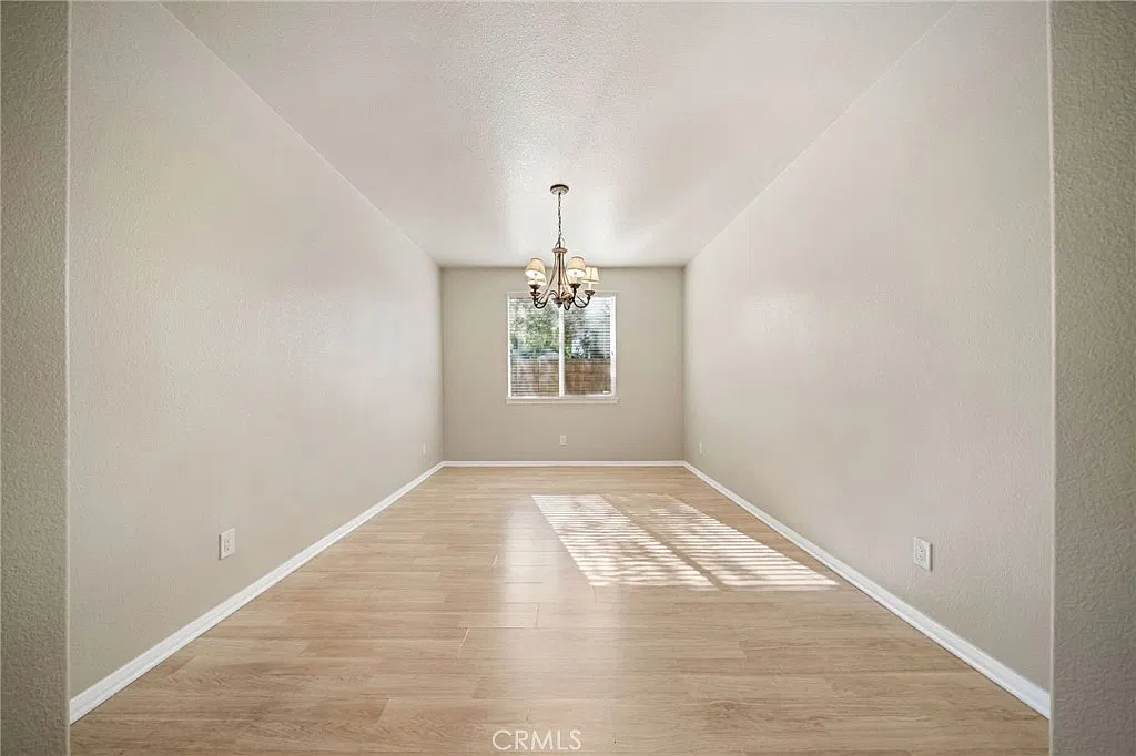 4 bed, 3.5 bath, 2575 sqft, $3,300 — Photo 4