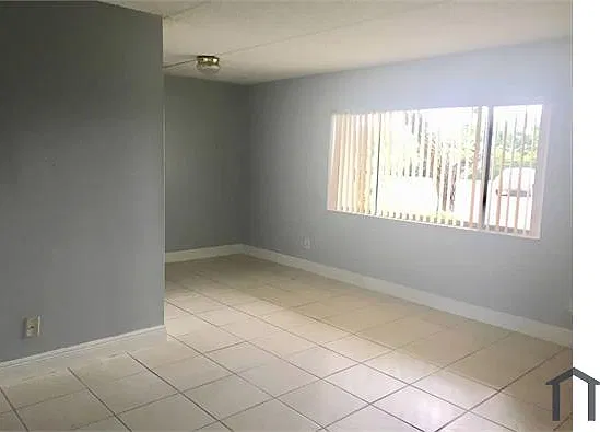 2 bed, 990 sqft, $2,400 — Photo 4