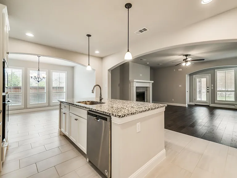 15901 Crosslake Ct — Photo 10
