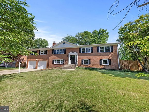 2nd image of 306 Heyse Ct