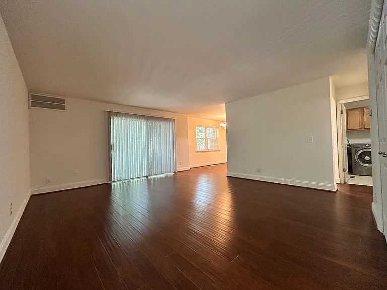 228 Crocker Dr #F — Photo 14