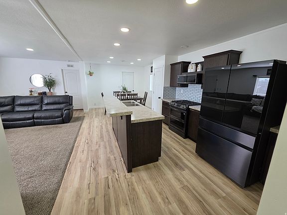 5th image of 215 Engstrom Way