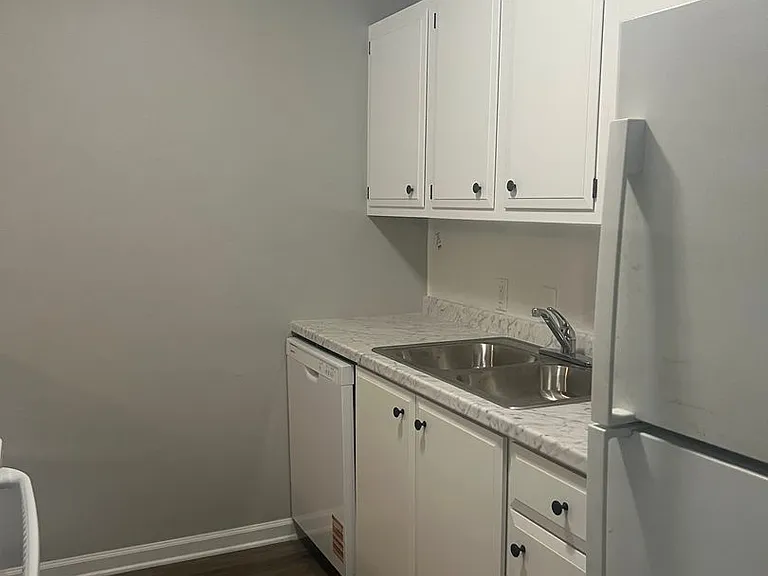 1602 Moss St #10 — Photo 5