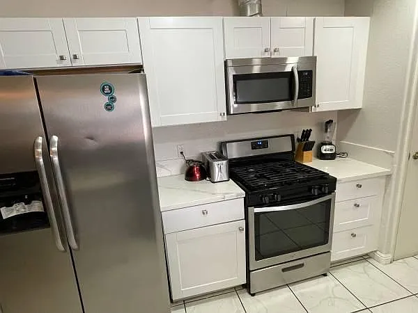 1505 Hialeah Dr — Photo 11