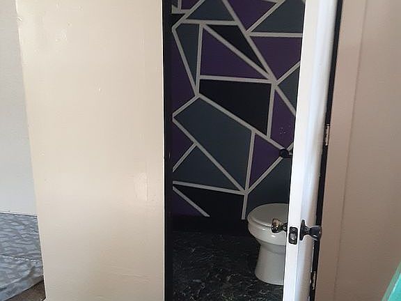 4th image of 865 Bennett St