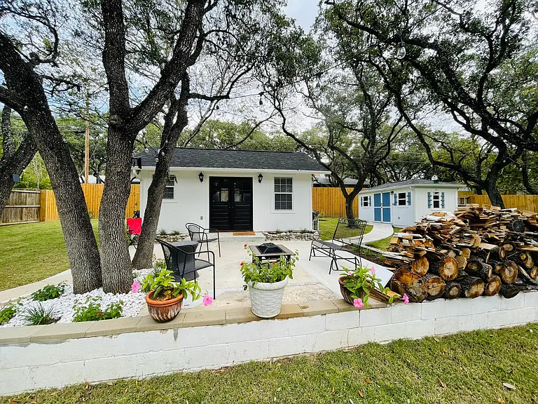 Lazy Oak Dr — Photo 22