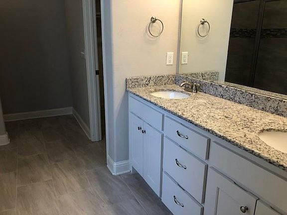5th image of 4 Towan Cir