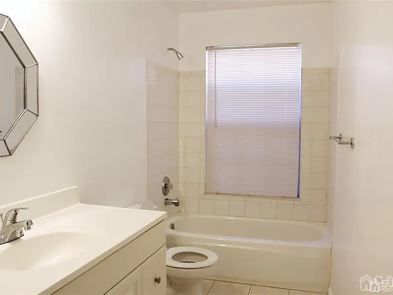 306 Plymouth Rd — Photo 17