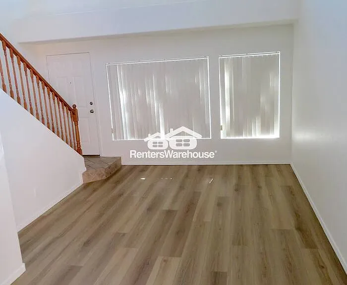 17606 N 17th Pl #1120 — Photo 2