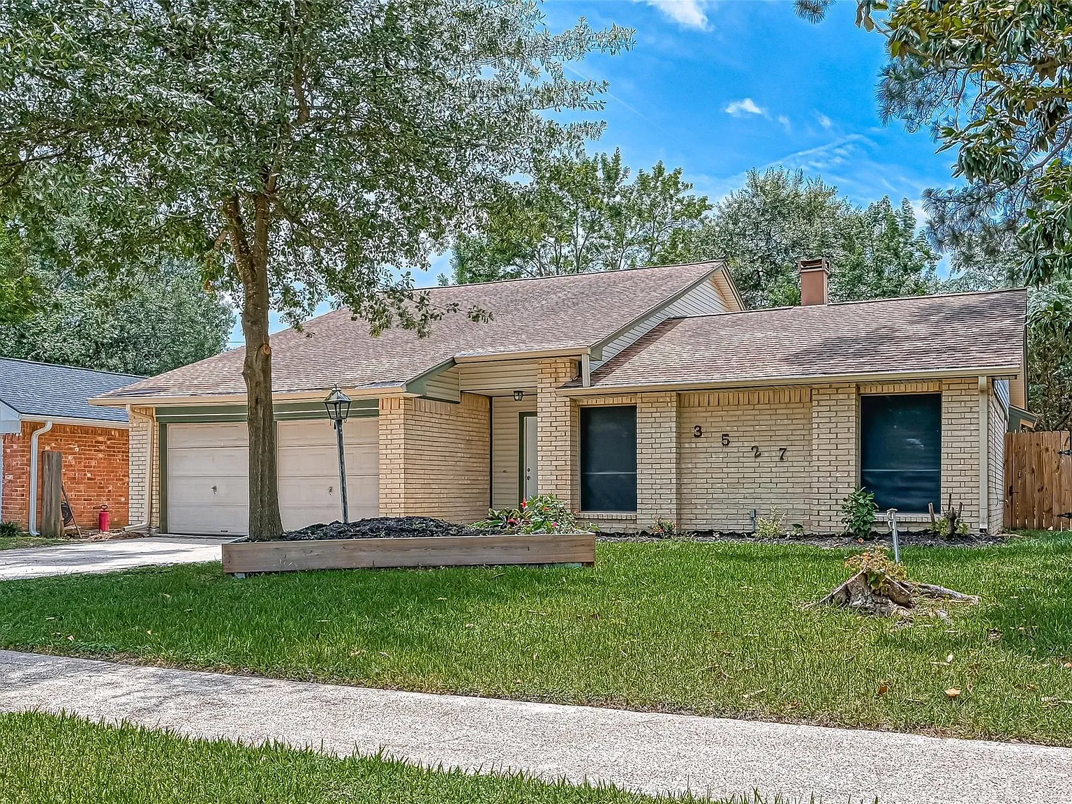 4 bed, 2.0 bath, 1630 sqft, $1,995 — Photo 3