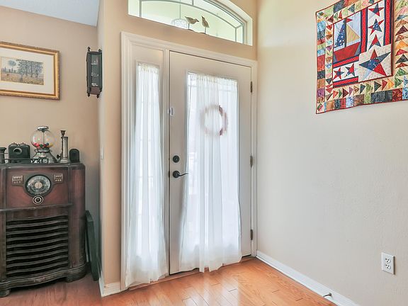 5th image of 2445 Winchester Ln