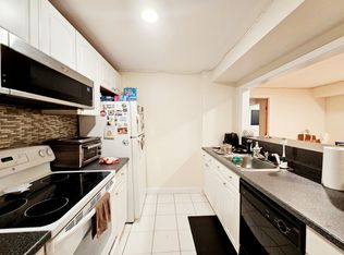 94 Pleasant St #11, Brookline, MA 02446