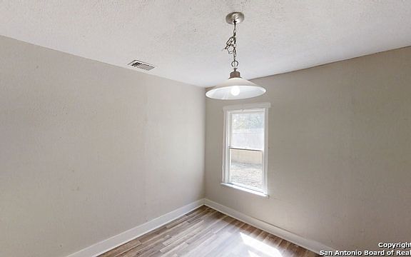 5th image of 804 S San Augustine Ave
