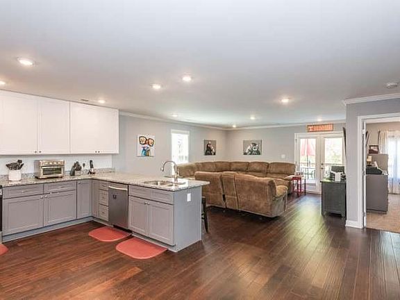 5th image of 3141 Bakertown Station Way