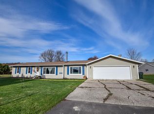 E11012 Kings Corner Rd, North Freedom, WI 53951