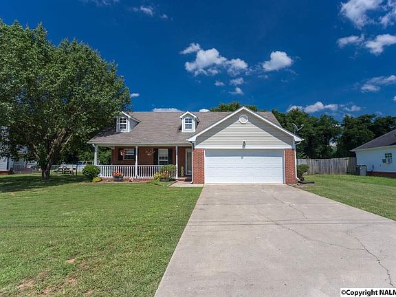 3rd image of 107 Castleridge Dr