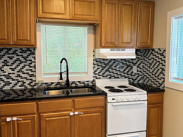 1321 Harris Hill Rd — Photo 5