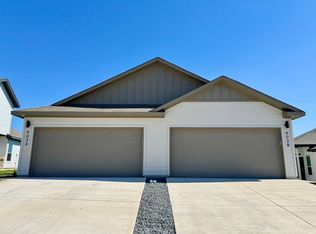 403 Cross Barn Blvd UNIT B, Buda, TX 78610