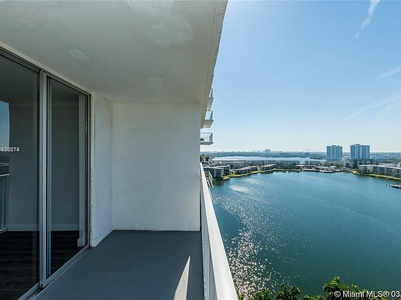 5th image of 2851 NE 183rd St APT 1912E