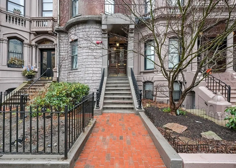 167 Beacon St #3