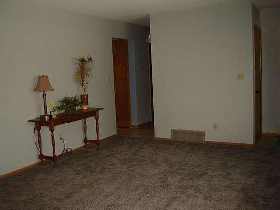 3rd image of W61N907 Arbor Dr