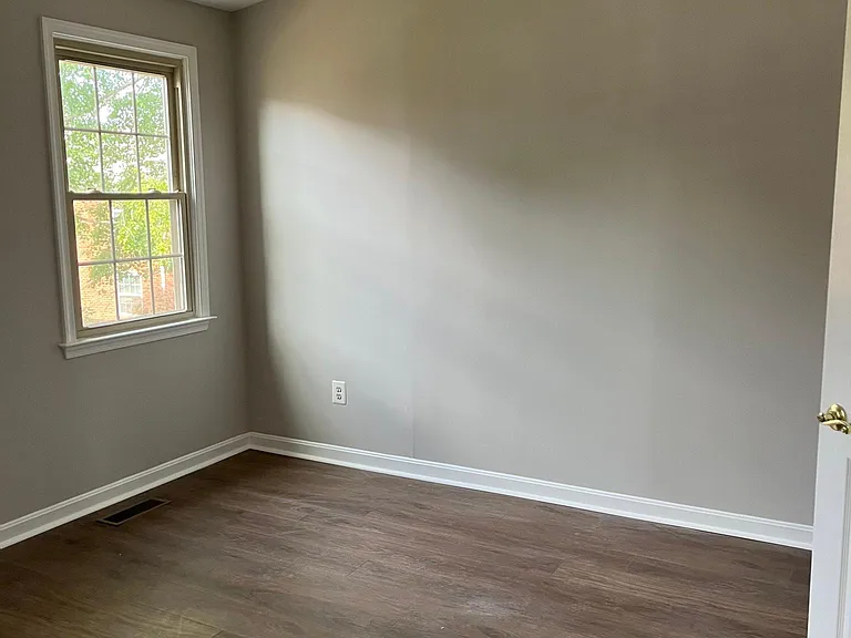 Master Suite #1 (new LVP flooring and paint) private full bath (View 3)