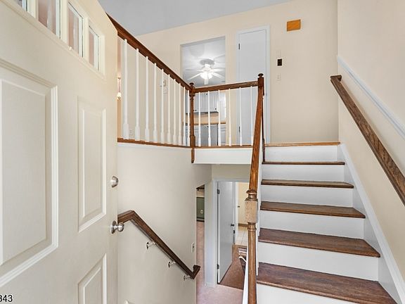 3rd image of 26 TAMARACK RD.