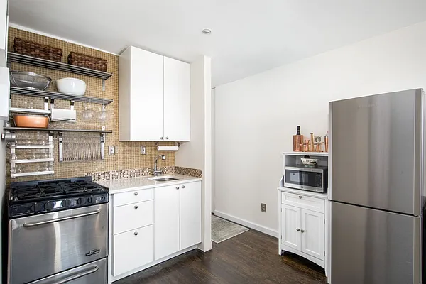 Sold by Compass | media 3