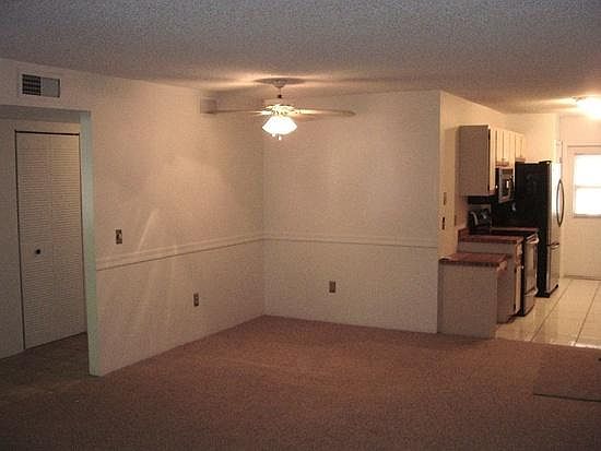 3rd image of 418 E Rosewood Ln