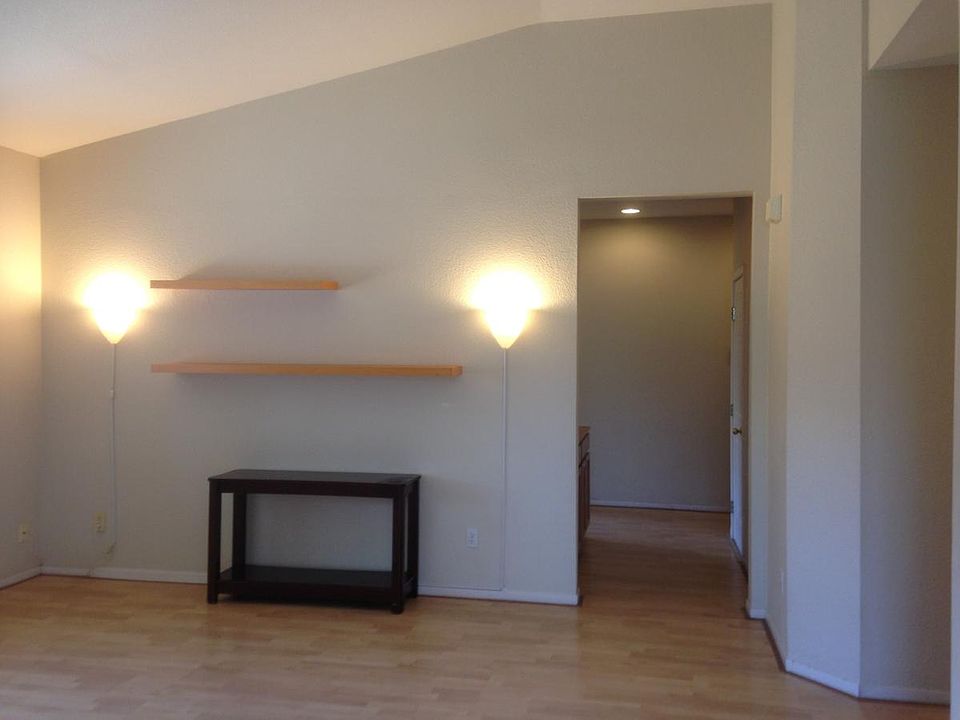 2nd image of 13380 Applewood Way