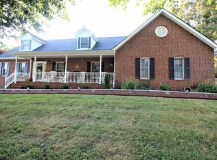 238 Clearwater Dr, Kingsport, TN 37664