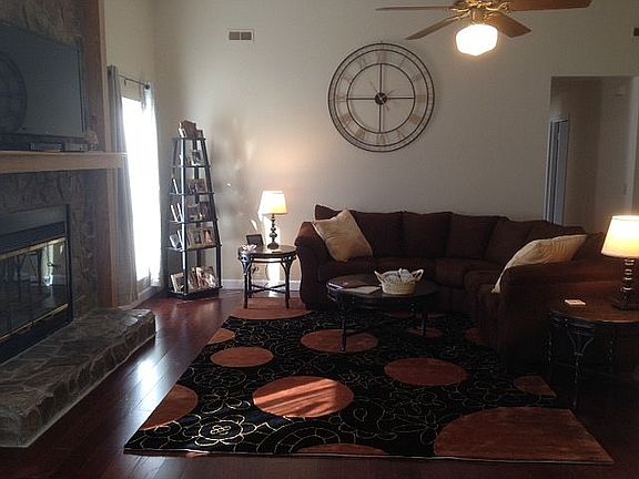 3rd image of 8009 New England Dr
