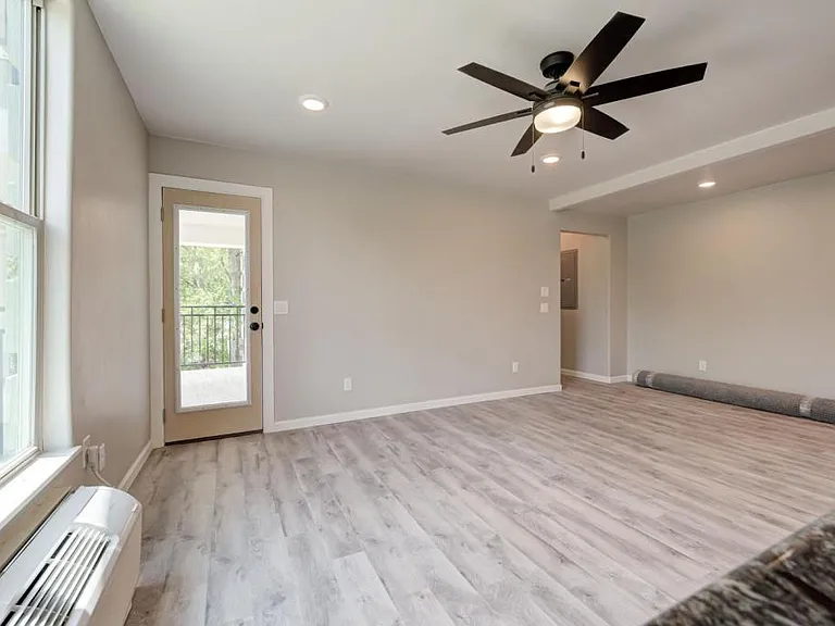 222 S University Blvd #5 — Photo 8