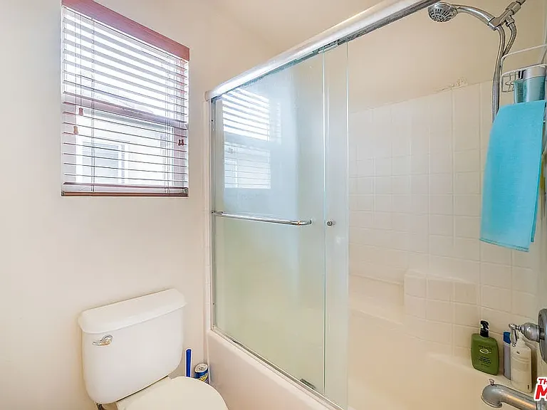 8332 Telegraph Rd — Photo 6