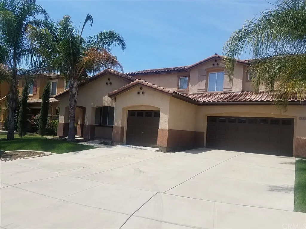 1261 Dalton Ave photo 1