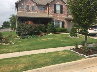1643 S Coopers Cv, Fayetteville, AR 72701