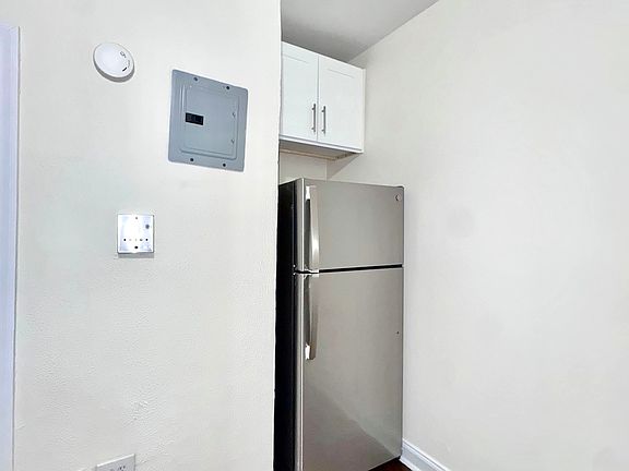 4th image of 48-26 47th St #1E